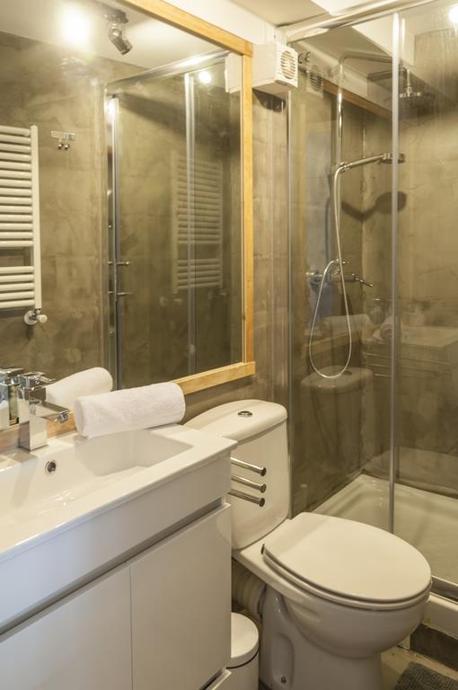 Contemporary Lisbon Apartment In Historical Chiado Eksteriør bilde
