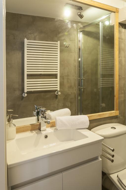 Contemporary Lisbon Apartment In Historical Chiado Eksteriør bilde